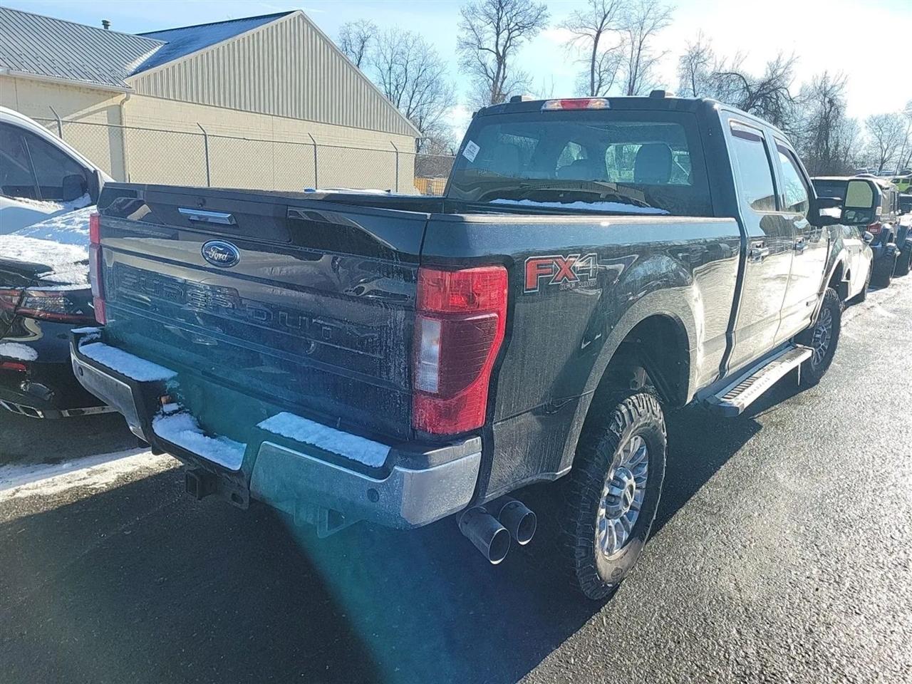 Ford F-250 SD XLT Crew Cab 4WD 2022