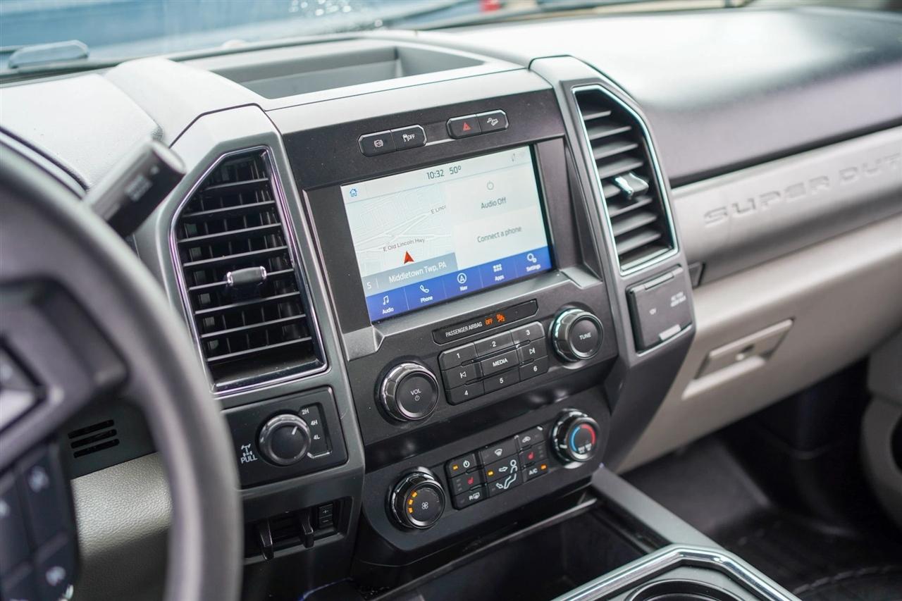 Ford F-250 SD XLT Crew Cab 4WD 2022