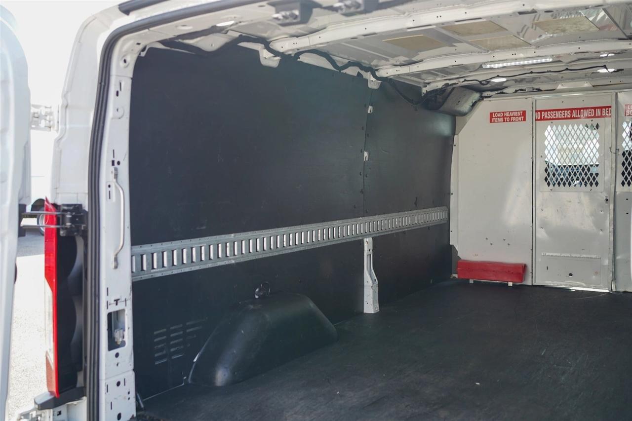 Ford Transit 350 Van Low Roof Sliding Pass. 130-in. WB 2020