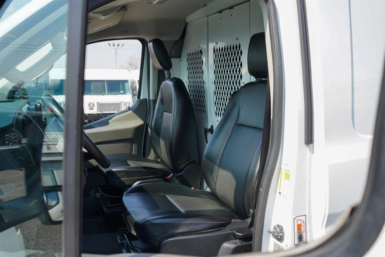 Ford Transit 350 Van Low Roof Sliding Pass. 130-in. WB 2020