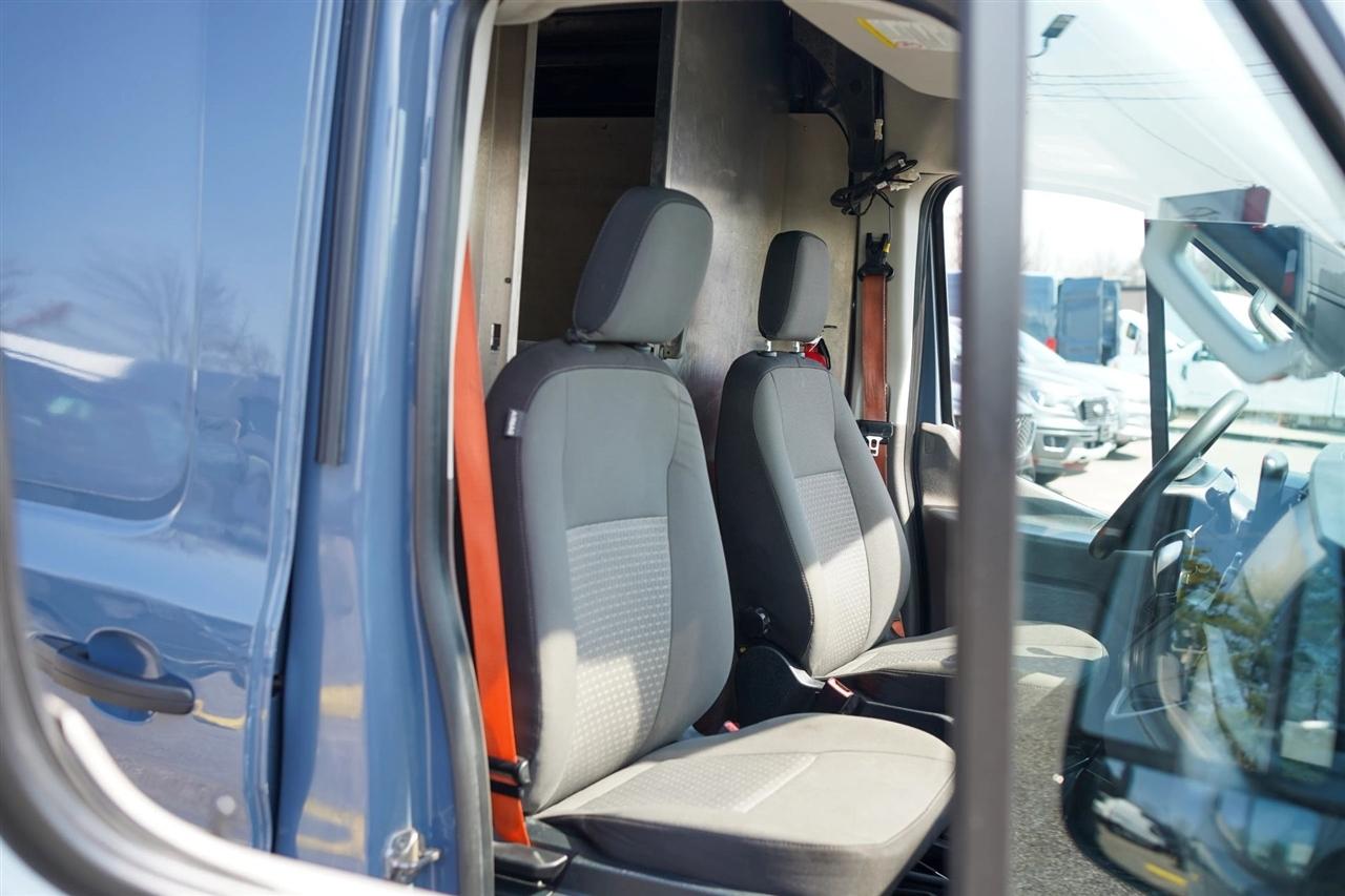 Ford Transit 250 Van High Roof w/Sliding Pass. 148-in. WB EL 2020