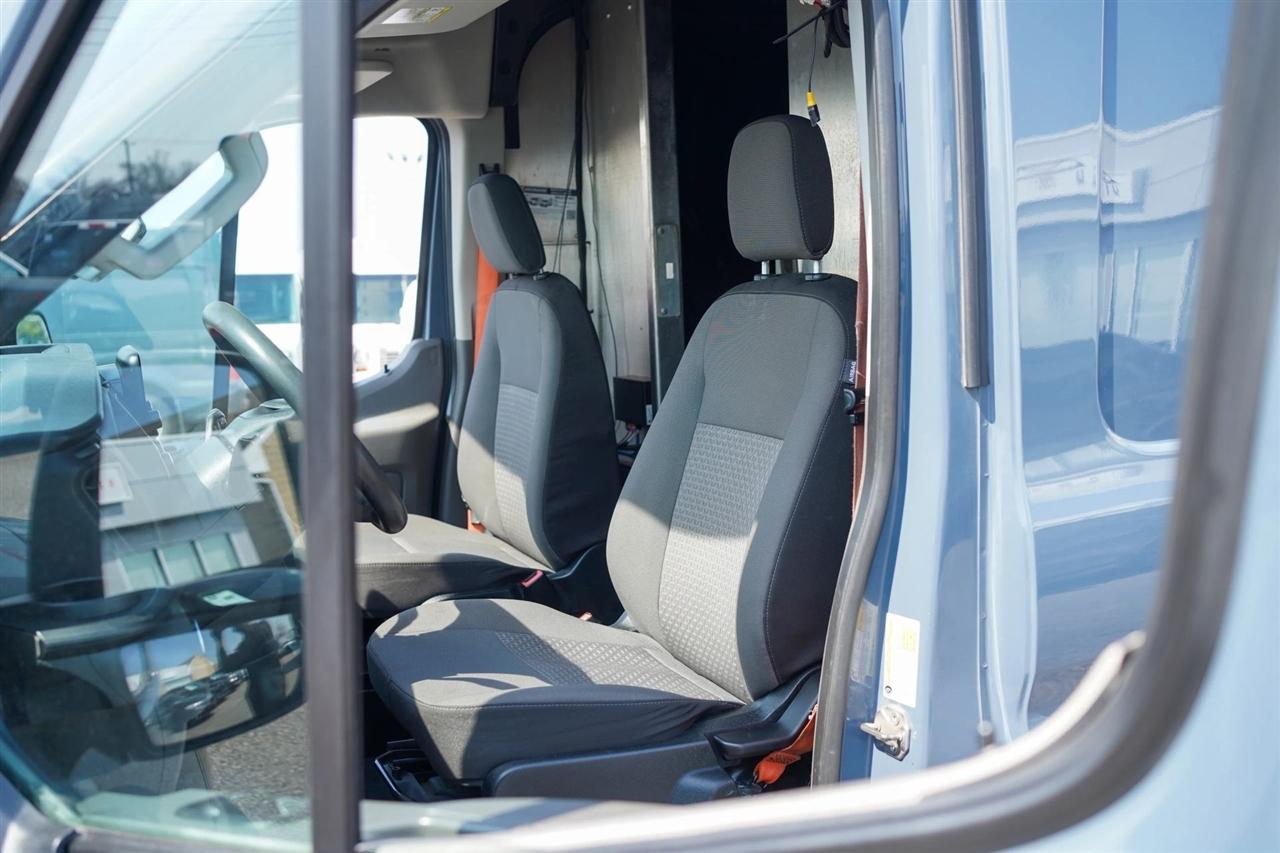 Ford Transit 250 Van High Roof w/Sliding Pass. 148-in. WB EL 2020