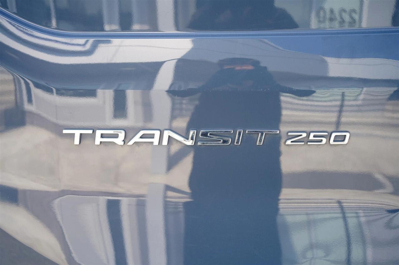 Ford Transit 250 Van High Roof w/Sliding Pass. 148-in. WB EL 2020