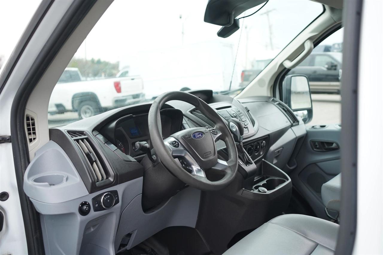 Ford Transit 350 Van Low Roof w/Sliding Pass. 148-in. WB 2018