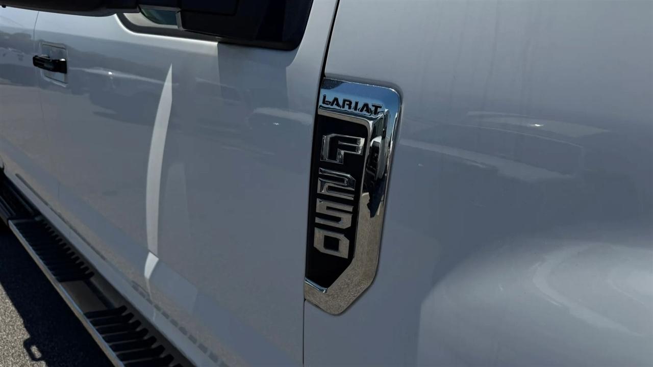 Ford F-250 SD Lariat Crew Cab 4WD 2021