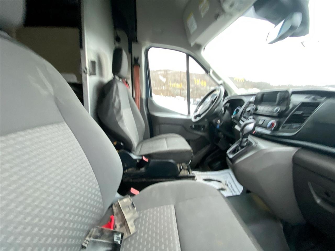 Ford Transit 250 Van High Roof w/Sliding Pass. 148-in. WB EL 2021