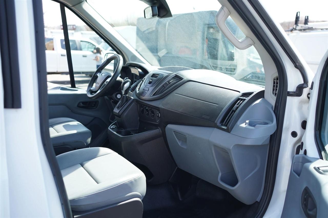 Ford Transit 250 Van Med. Roof w/Sliding Pass. 148-in. WB 2017