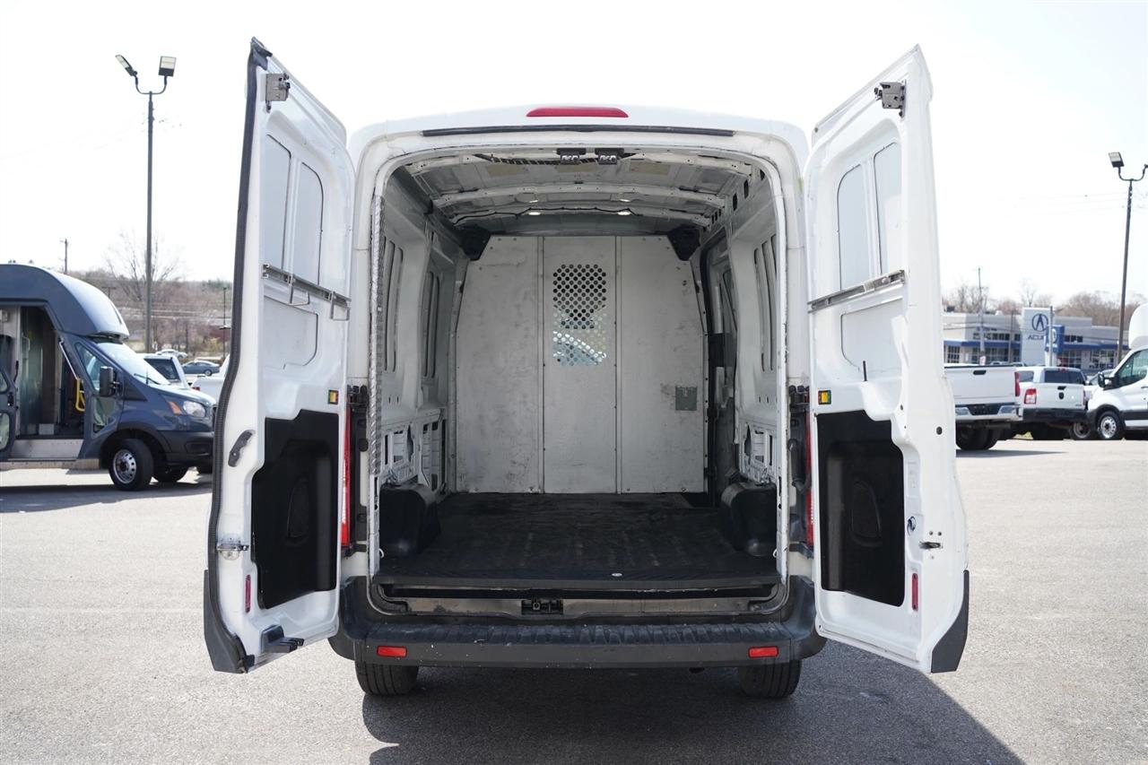 Ford Transit 250 Van Med. Roof w/Sliding Pass. 148-in. WB 2017