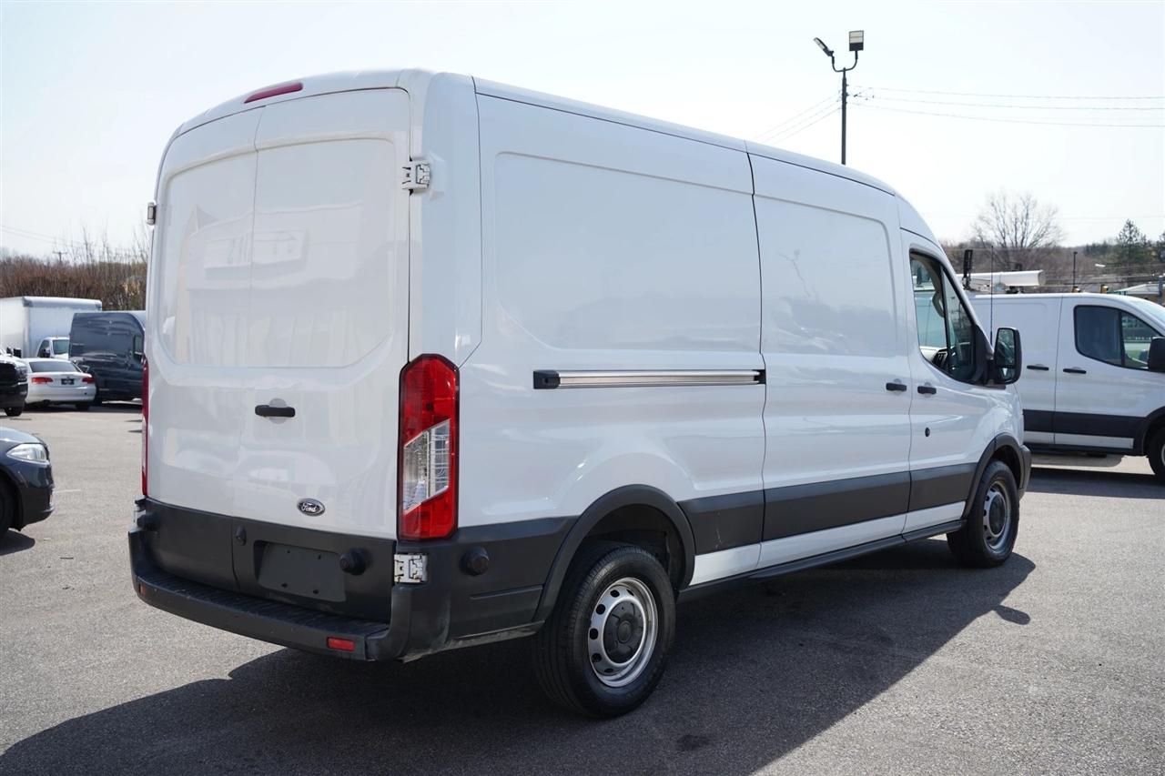Ford Transit 250 Van Med. Roof w/Sliding Pass. 148-in. WB 2017