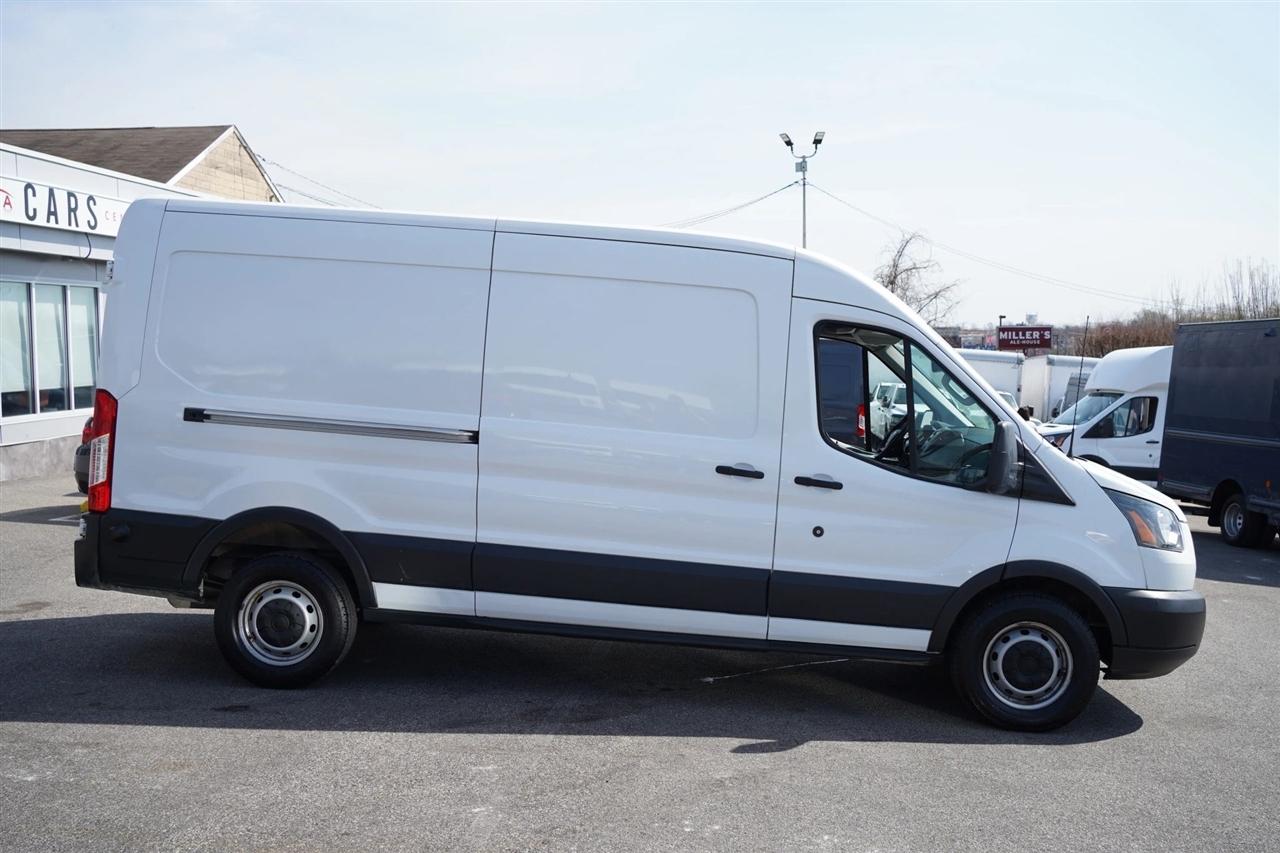 Ford Transit 250 Van Med. Roof w/Sliding Pass. 148-in. WB 2017