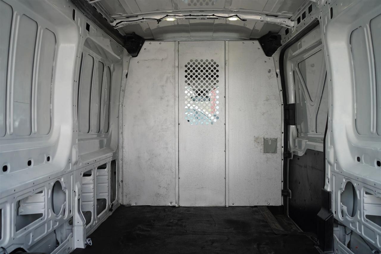 Ford Transit 250 Van Med. Roof w/Sliding Pass. 148-in. WB 2017