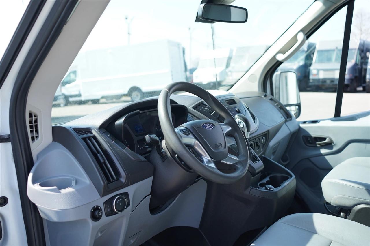 Ford Transit 250 Van Med. Roof w/Sliding Pass. 148-in. WB 2017