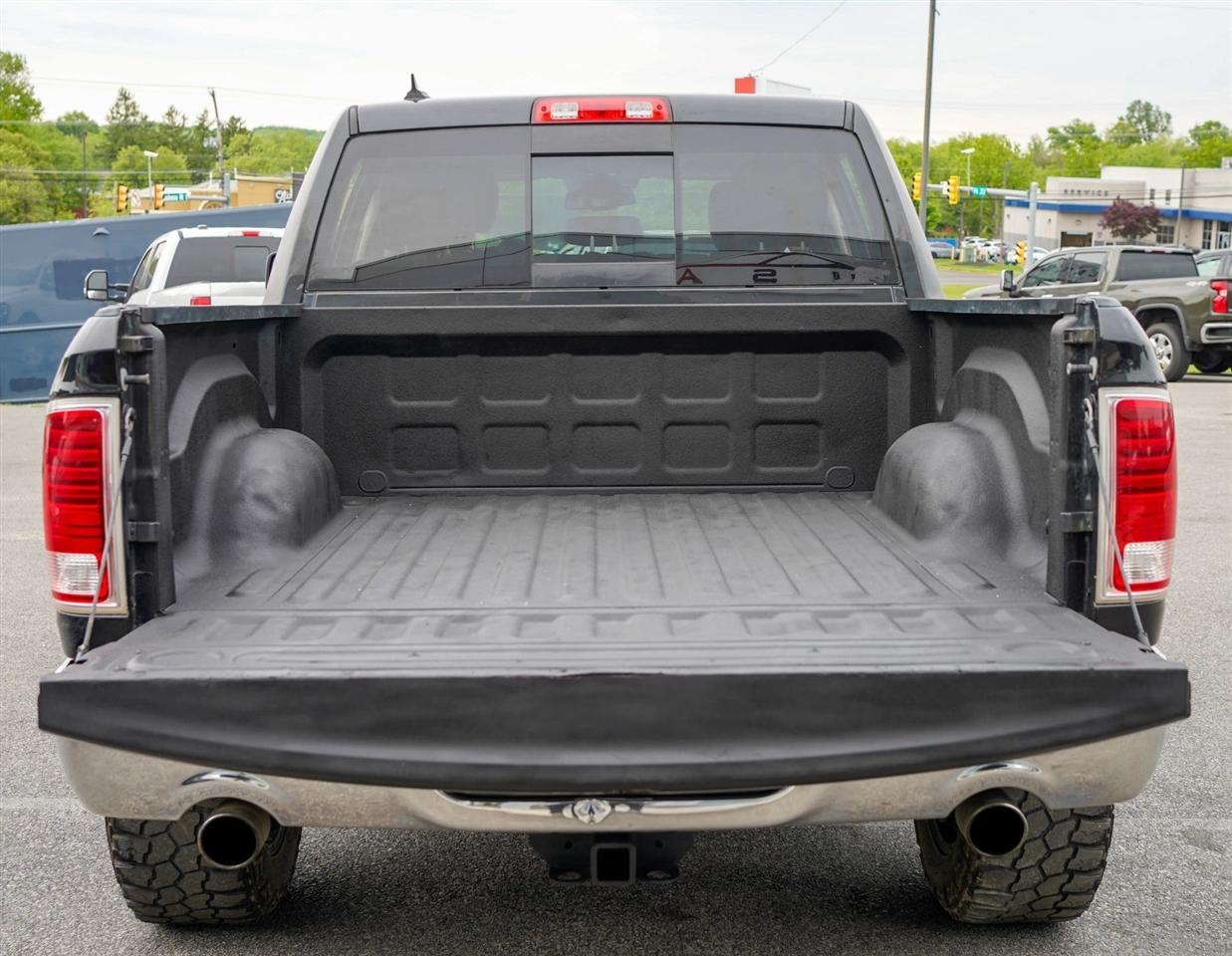 RAM 1500 Laramie Crew Cab SWB 4WD 2018