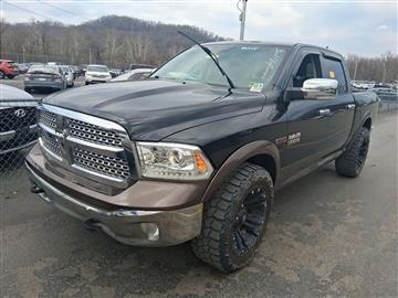 2018 RAM 1500 Laramie Crew Cab SWB 4WD