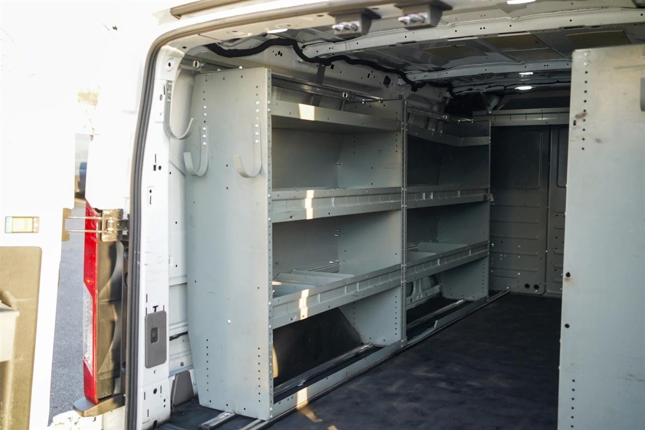 Ford Transit 250 Van Low Roof w/Sliding Pass. 130-in. WB 2020