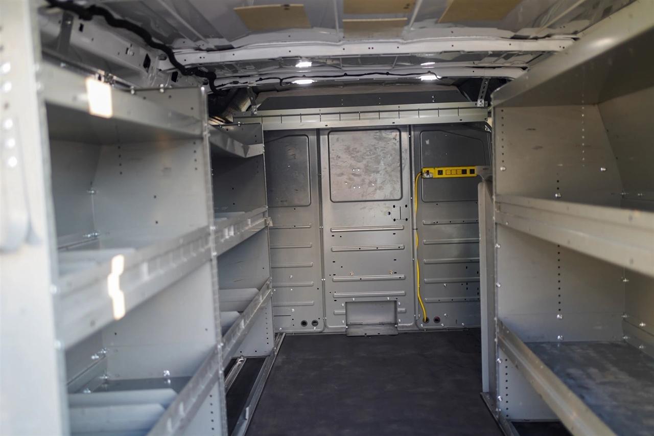 Ford Transit 250 Van Low Roof w/Sliding Pass. 130-in. WB 2020