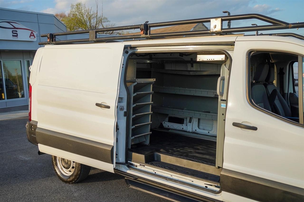 Ford Transit 250 Van Low Roof w/Sliding Pass. 130-in. WB 2020