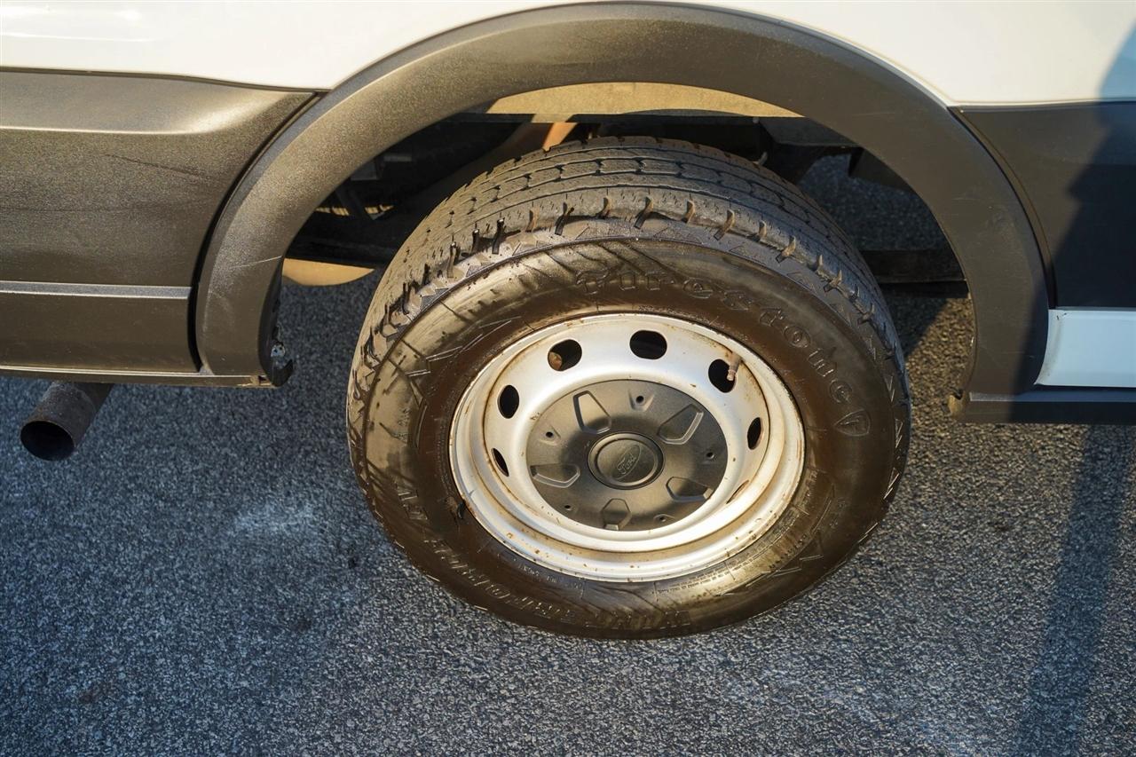 Ford Transit 250 Van Low Roof w/Sliding Pass. 130-in. WB 2020