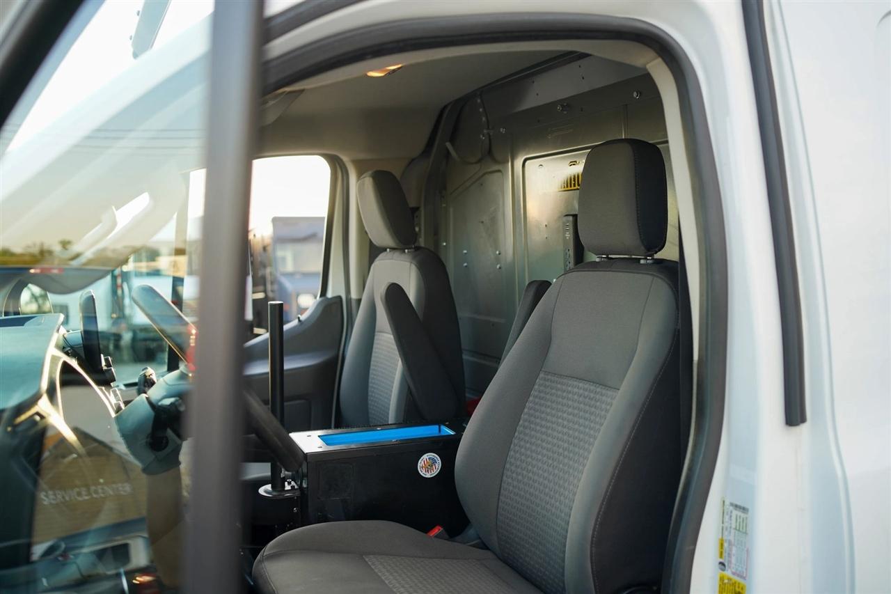 Ford Transit 250 Van Low Roof w/Sliding Pass. 130-in. WB 2020