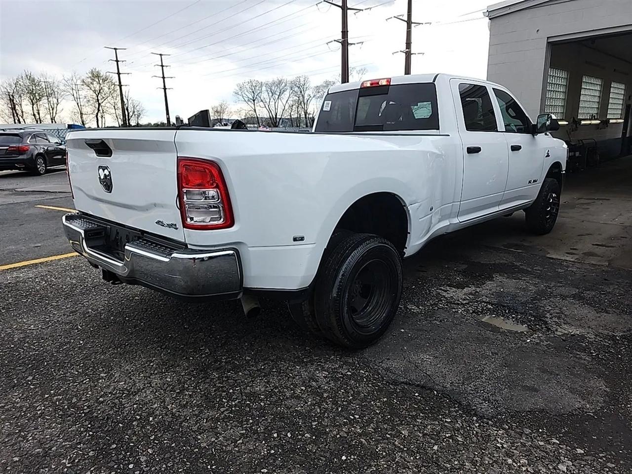 RAM 3500 Tradesman Crew Cab 4WD DRW 2021