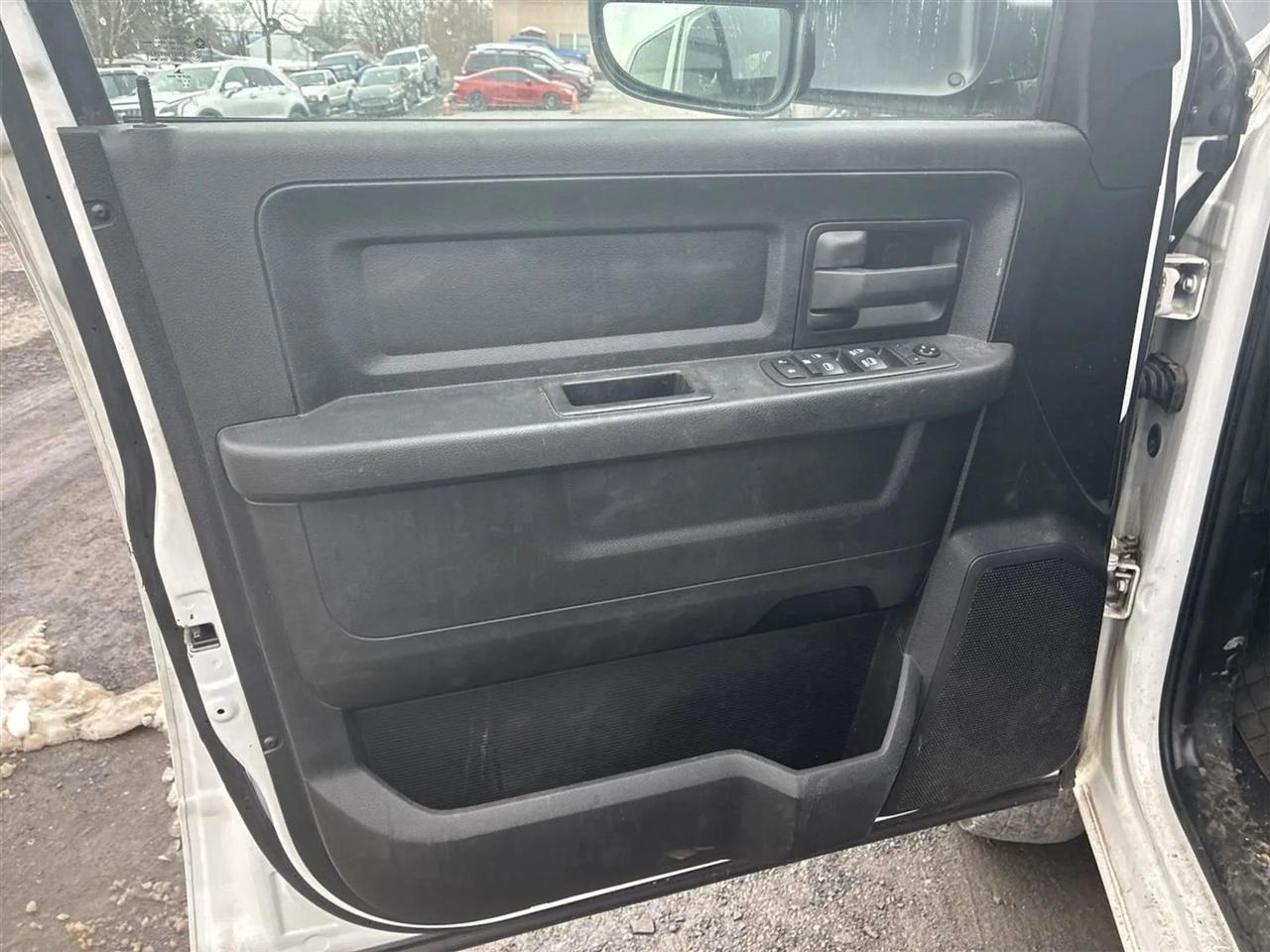 RAM 3500 Tradesman Crew Cab 4WD DRW 2021