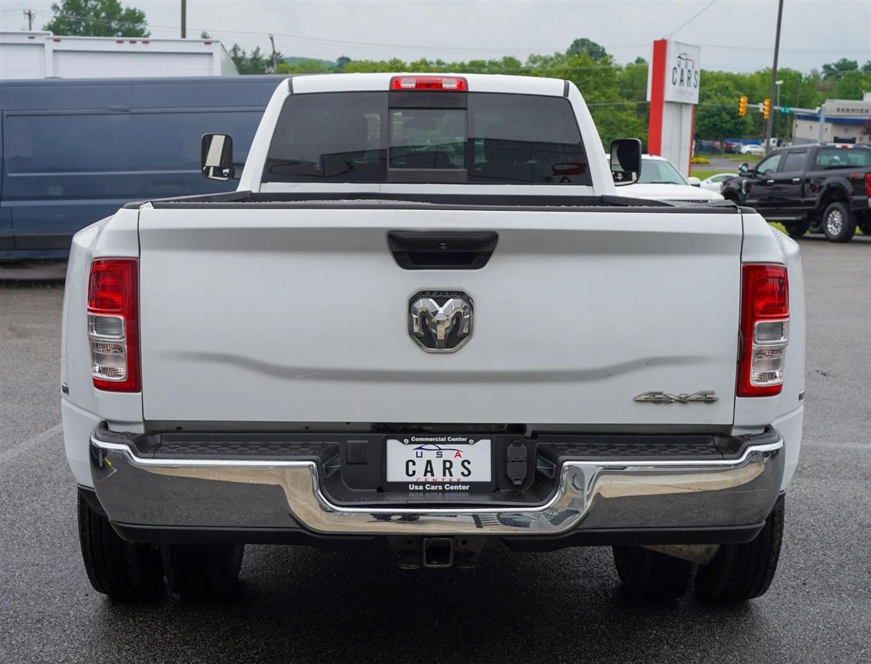 RAM 3500 Tradesman Crew Cab 4WD DRW 2021