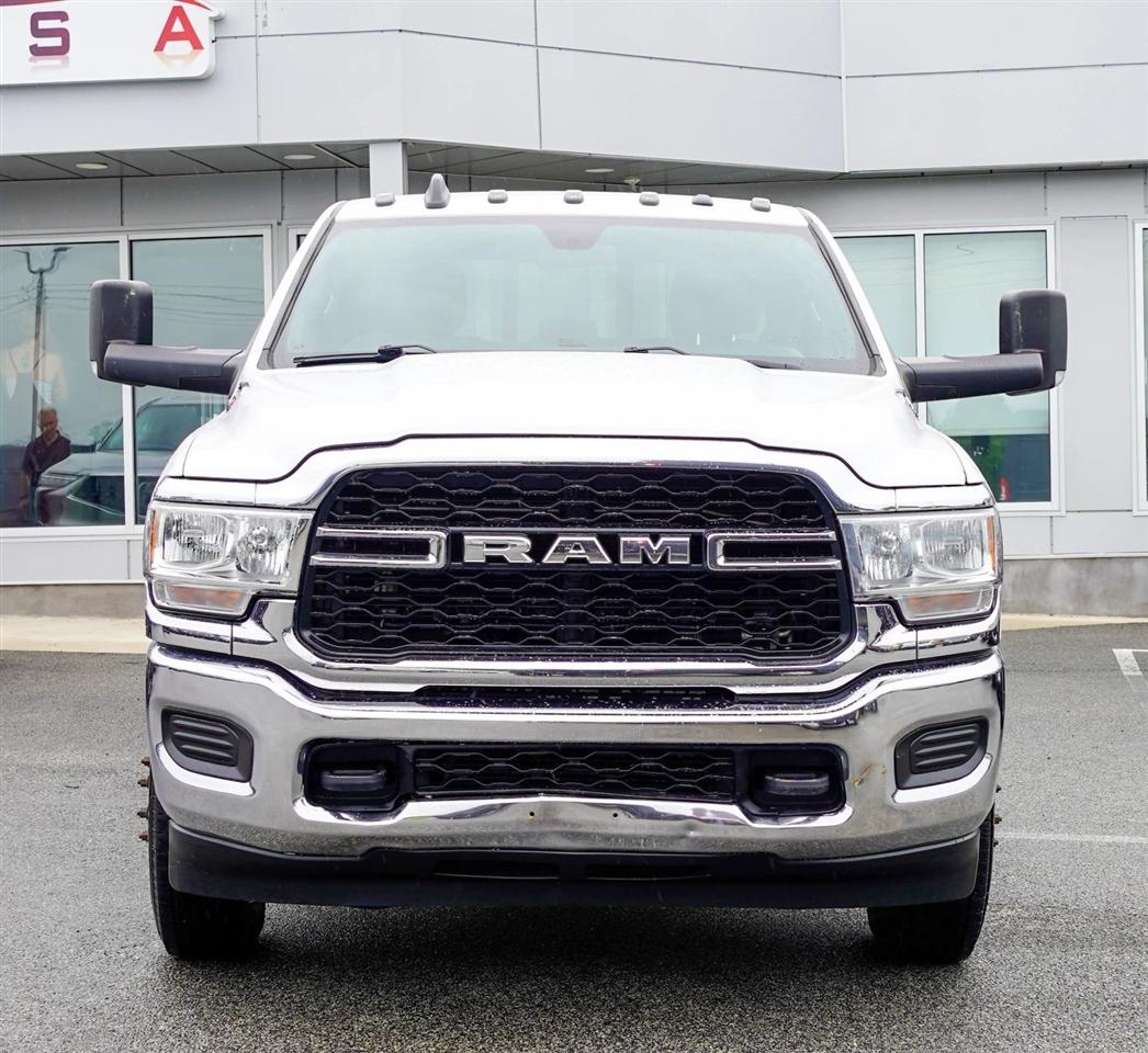 RAM 3500 Tradesman Crew Cab 4WD DRW 2021