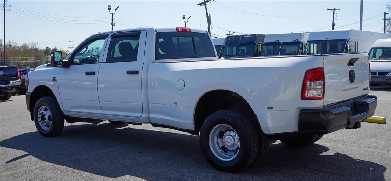 RAM 3500 Tradesman Crew Cab 4WD DRW 2024