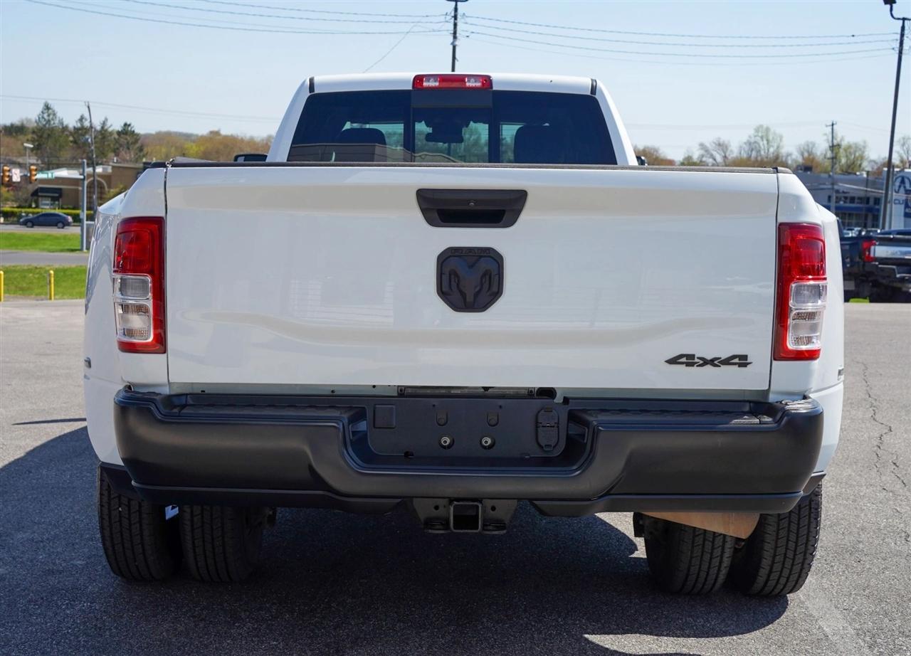 RAM 3500 Tradesman Crew Cab 4WD DRW 2024
