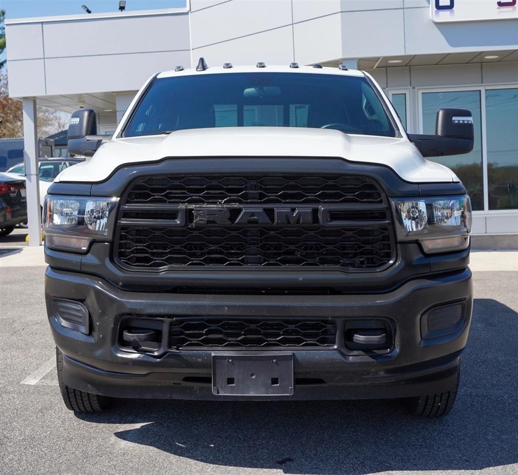 RAM 3500 Tradesman Crew Cab 4WD DRW 2024