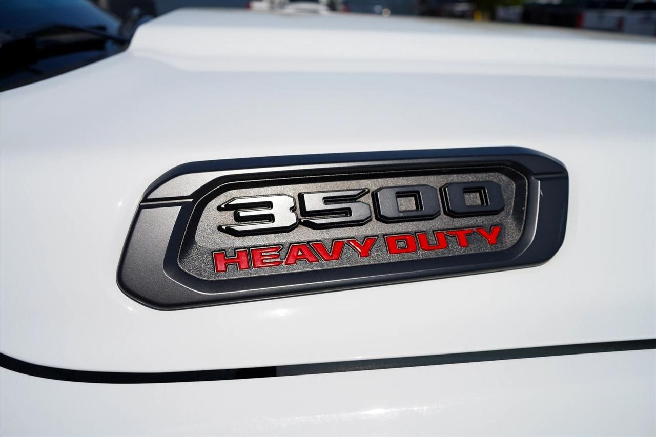 RAM 3500 Tradesman Crew Cab 4WD DRW 2024