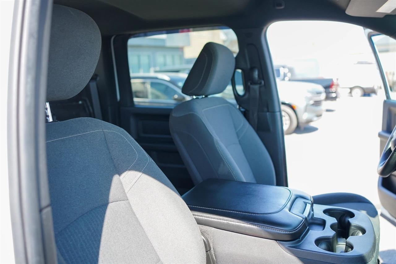 RAM 3500 Tradesman Crew Cab 4WD DRW 2024