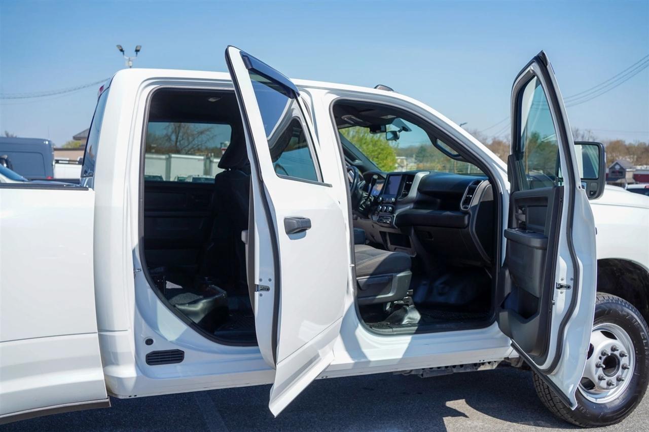 RAM 3500 Tradesman Crew Cab 4WD DRW 2024