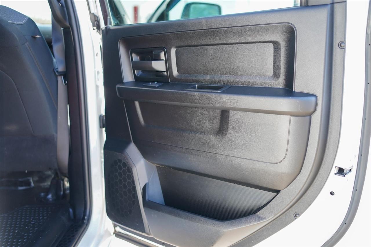 RAM 3500 Tradesman Crew Cab 4WD DRW 2024