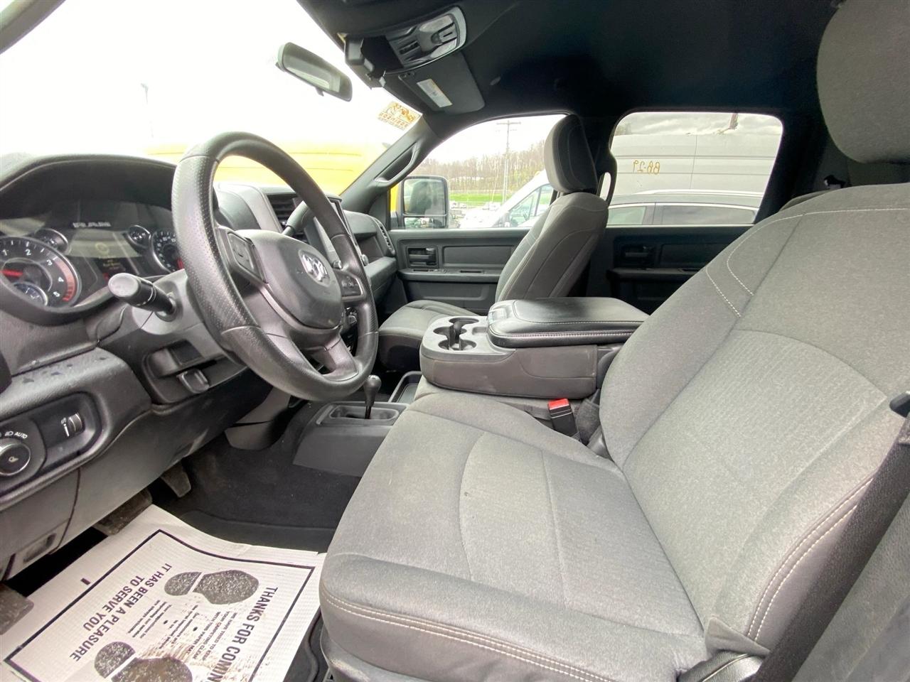 RAM 3500 Tradesman Crew Cab 4WD DRW 2023