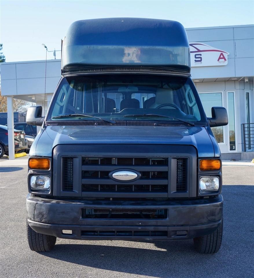 Ford Econoline E-350 Super Duty Extended 2014