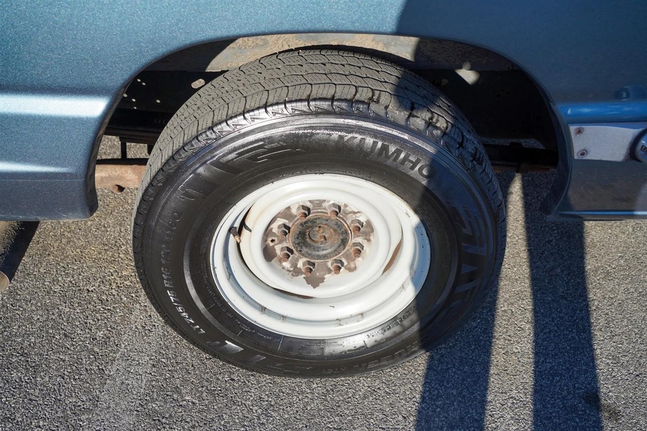 Ford Econoline E-350 Super Duty Extended 2014