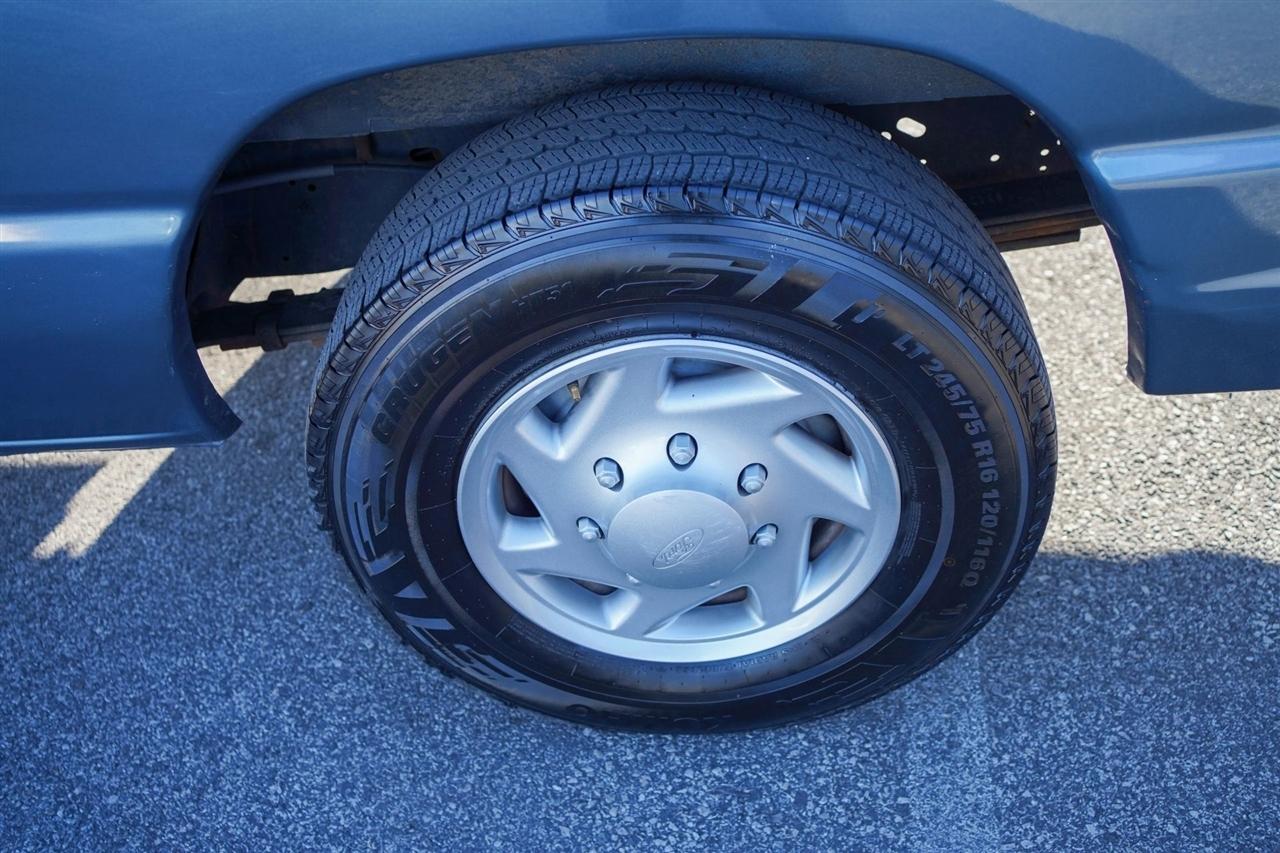 Ford Econoline E-350 Super Duty Extended 2014