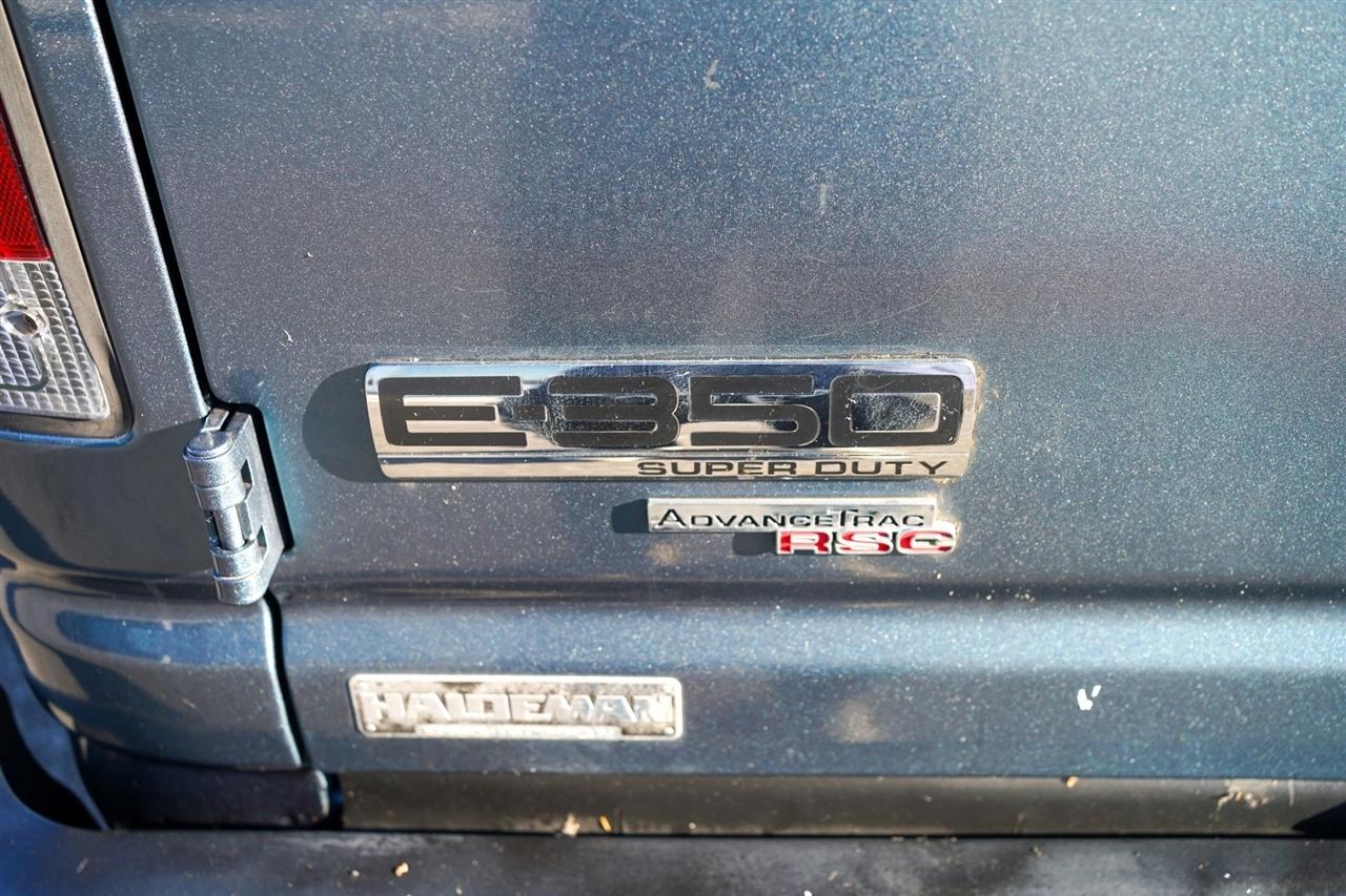 Ford Econoline E-350 Super Duty Extended 2014
