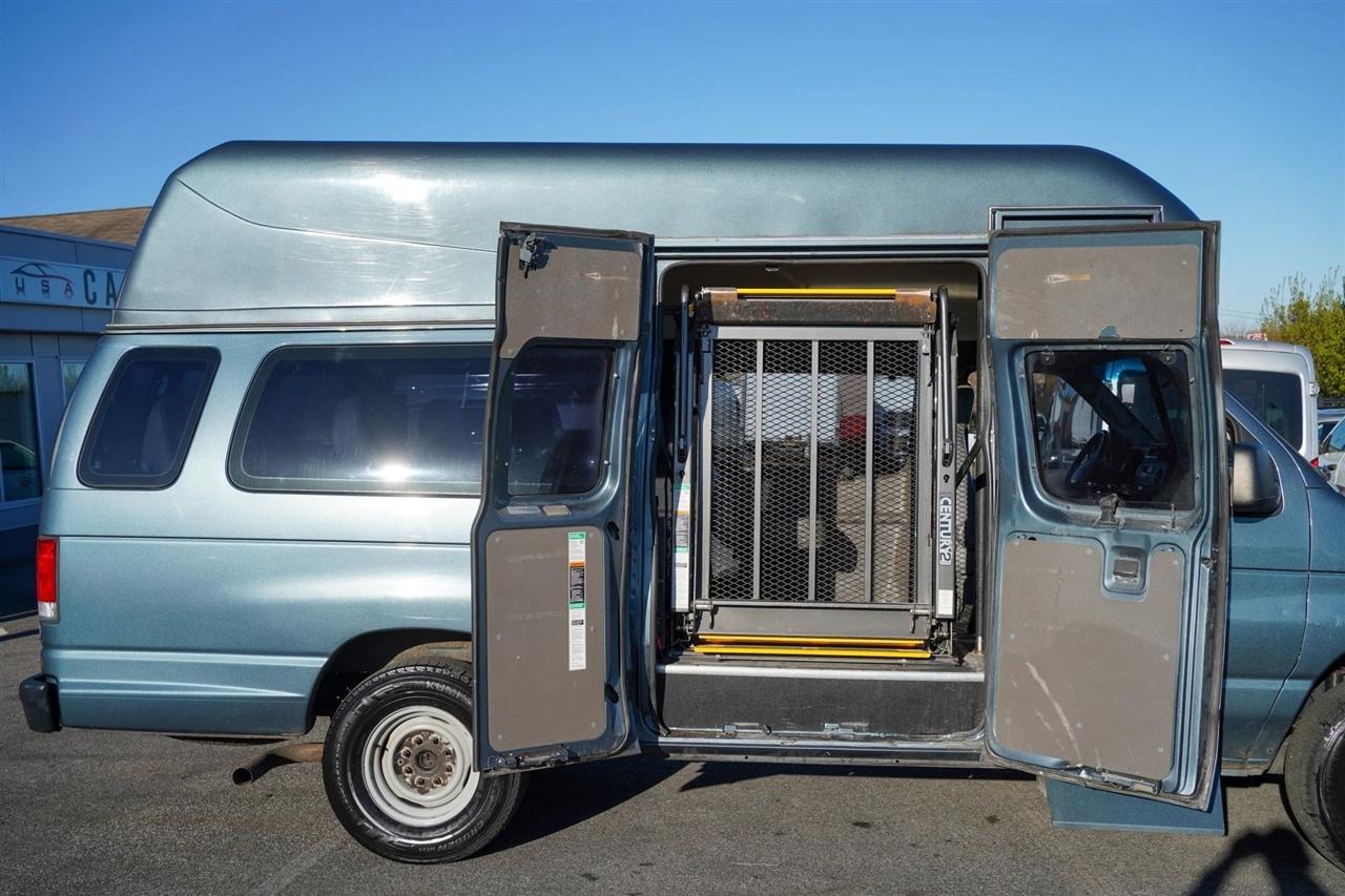 Ford Econoline E-350 Super Duty Extended 2014