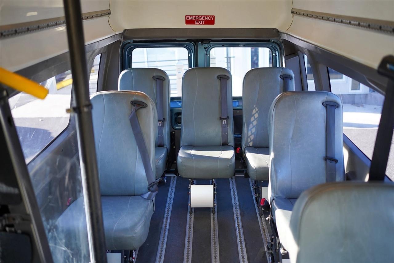 Ford Econoline E-350 Super Duty Extended 2014