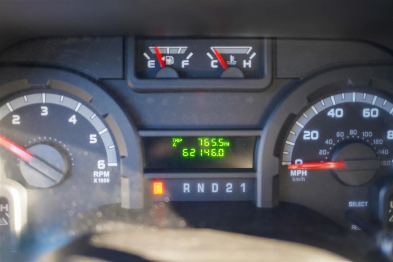 Ford Econoline E-350 Super Duty Extended 2014