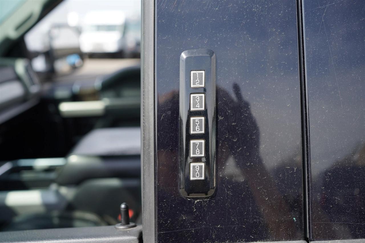 Ford F-350 SD King Ranch Crew Cab 4WD 2017