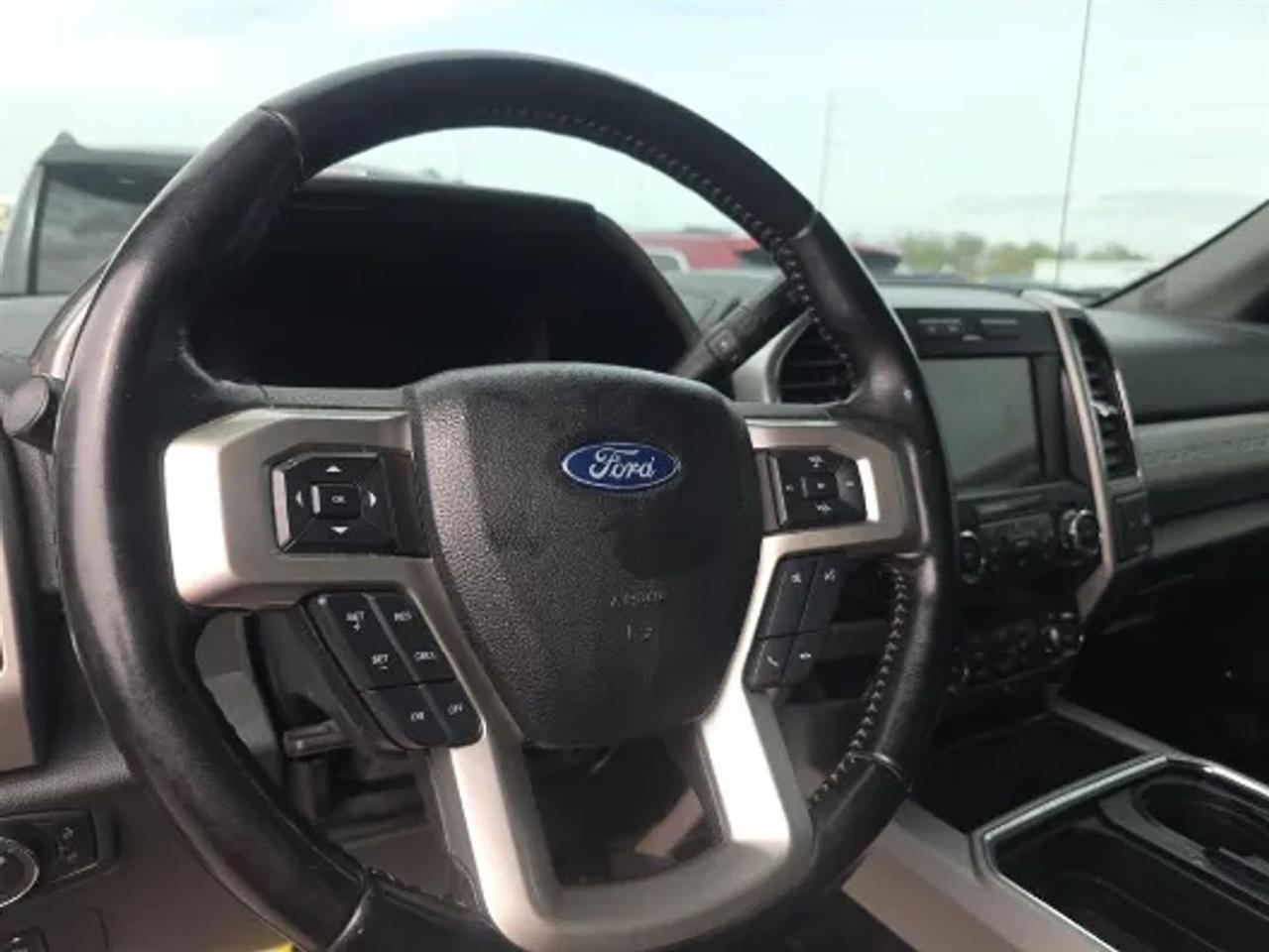 Ford F-250 SD Lariat Crew Cab 4WD 2021