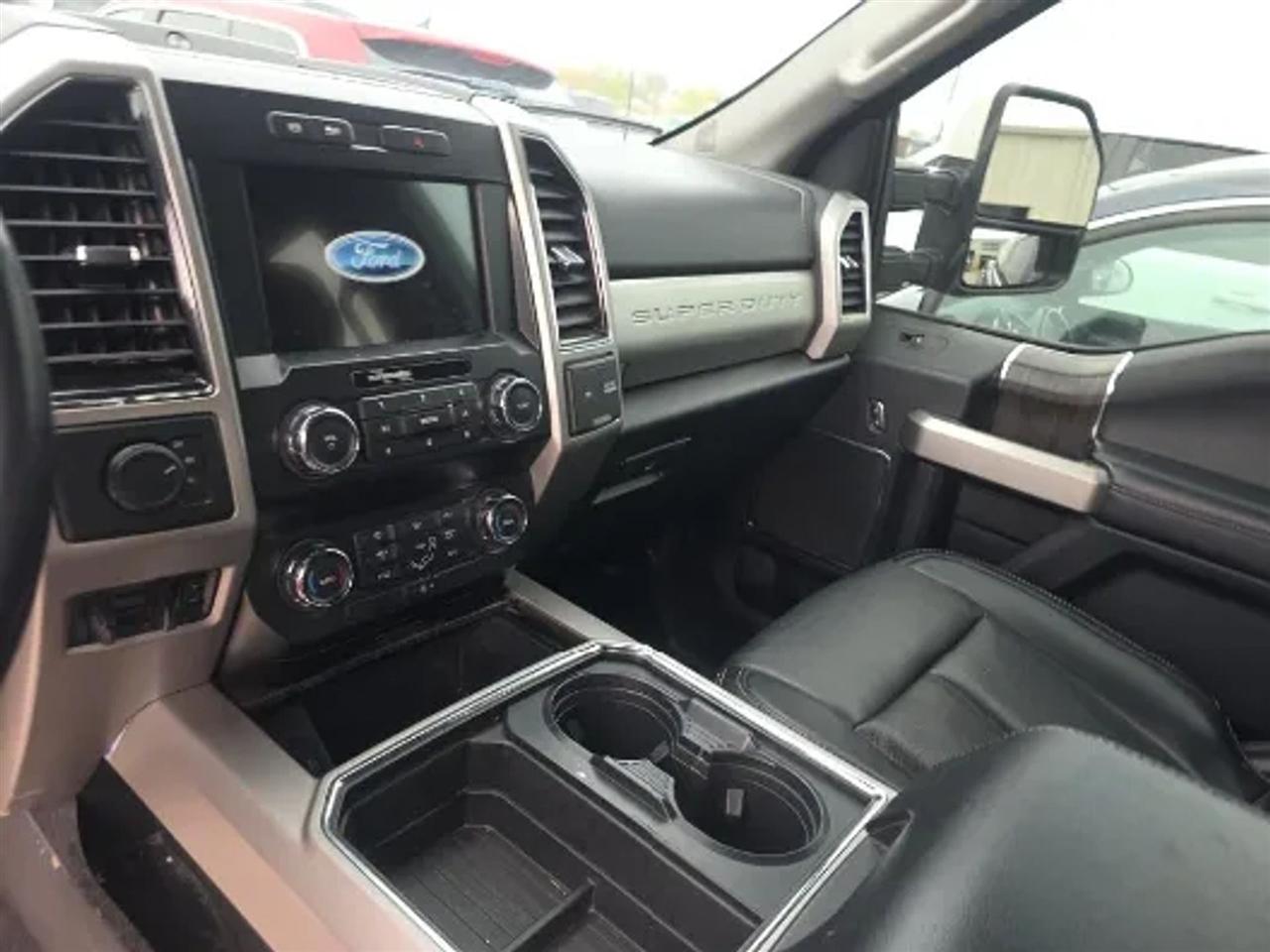 Ford F-250 SD Lariat Crew Cab 4WD 2021