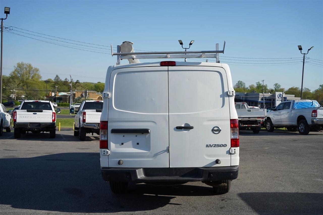 Nissan NV Cargo 2500 HD SV V6 2021