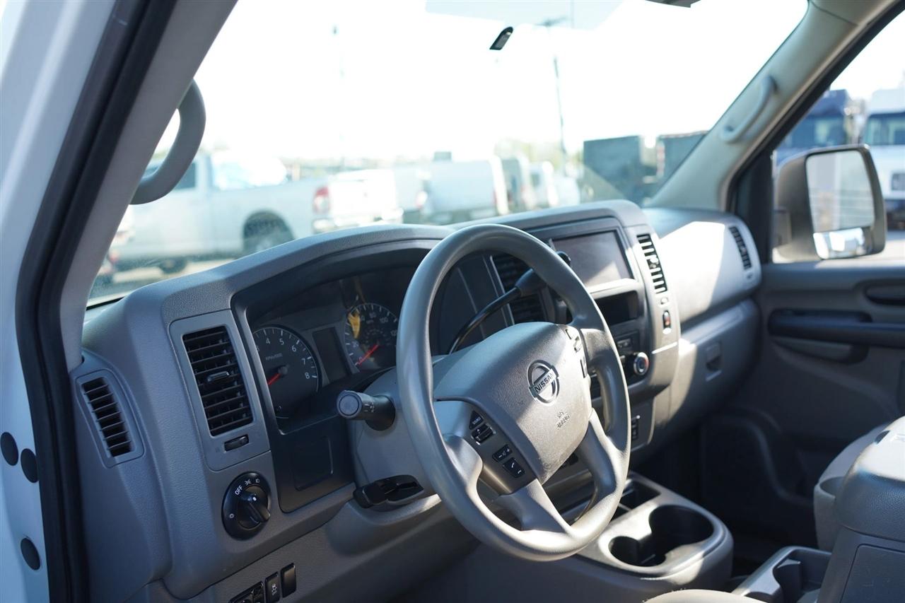 Nissan NV Cargo 2500 HD SV V6 2021