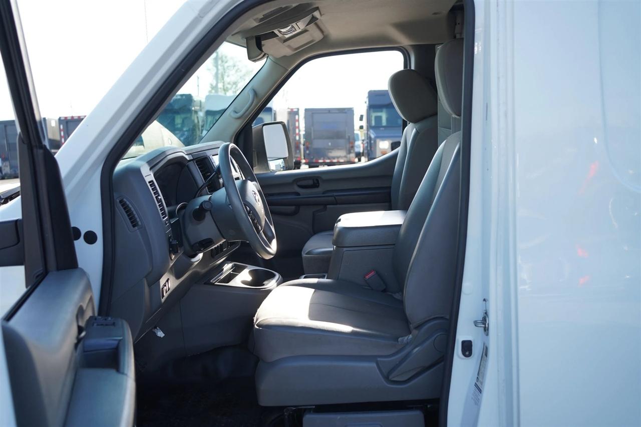 Nissan NV Cargo 2500 HD SV V6 2021