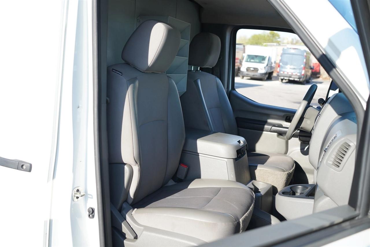 Nissan NV Cargo 2500 HD SV V6 2021