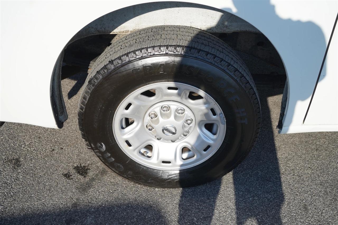 Nissan NV Cargo 2500 HD SV V6 2021